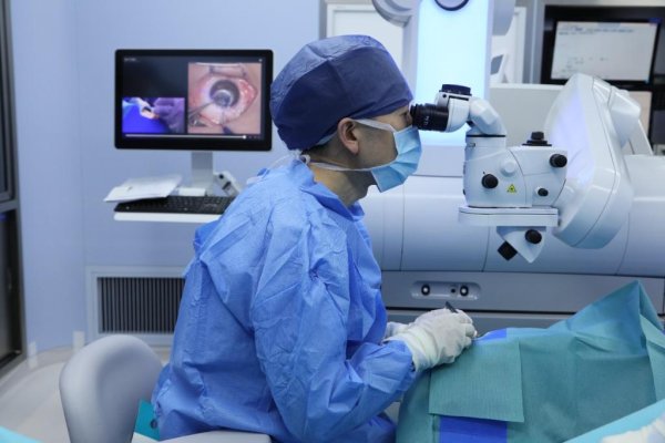 恒瑞盈 全国首例在沪完成，这项近视治疗手术不到10秒